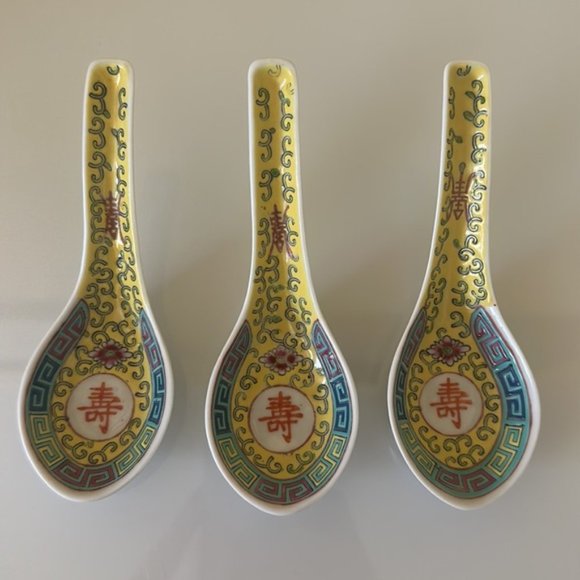 China Jingdezhen Wanshou Porcelain Soup Spoons Yellow Hand Painted Set of 7 - Picture 11 of 16
